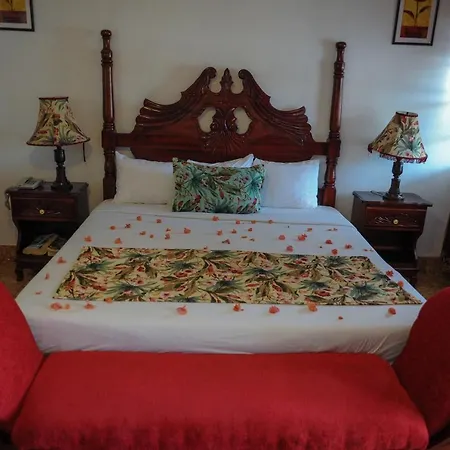 Glorianna Hotel Montego Bay Exterior photo